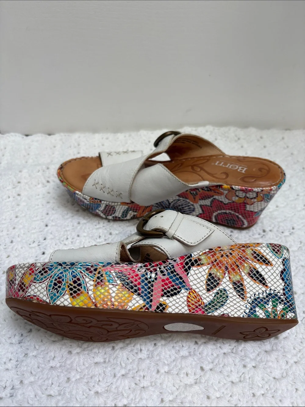 Born Curstyn White Leather Floral Mosaic Boho Wedge Heel Sandals Women’s Size 8M